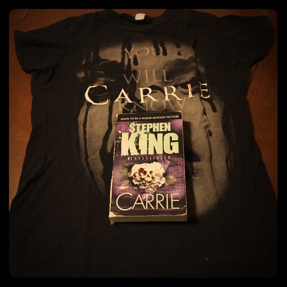 Carrie T-shirt/Book